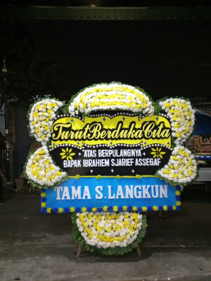 Papan Bunga Duka di Bandar Selamat